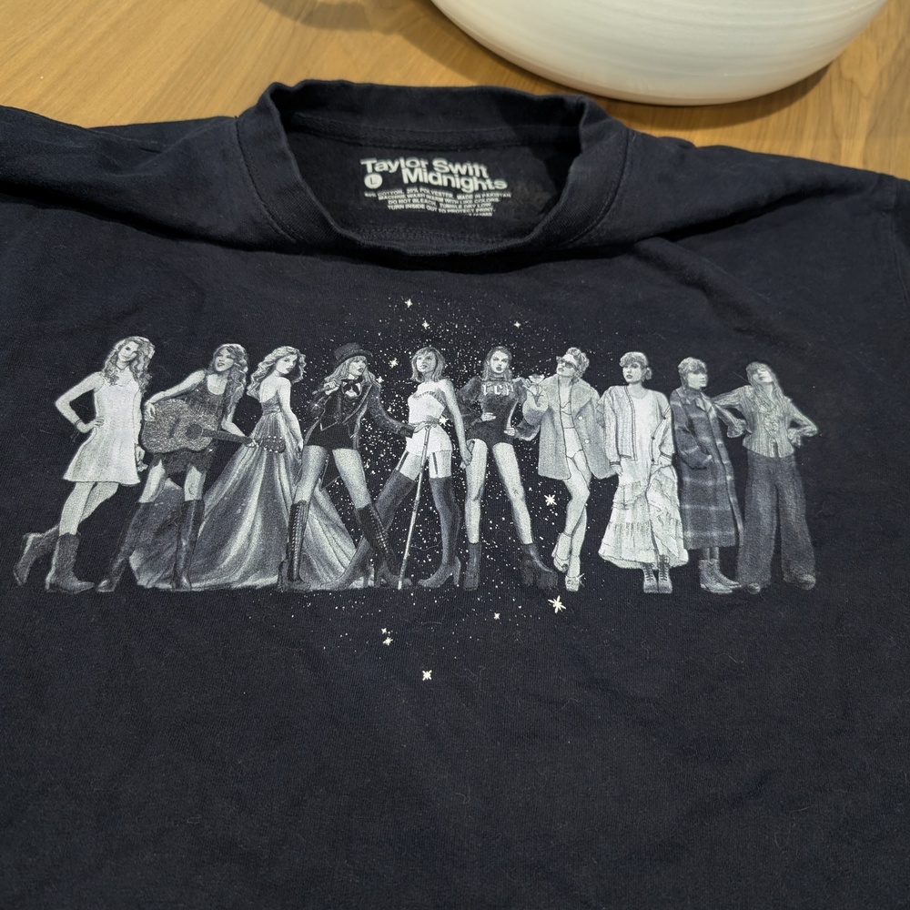 Taylor Swift Navy Blue Graphic Sweatshirt - Picture 5 of 8